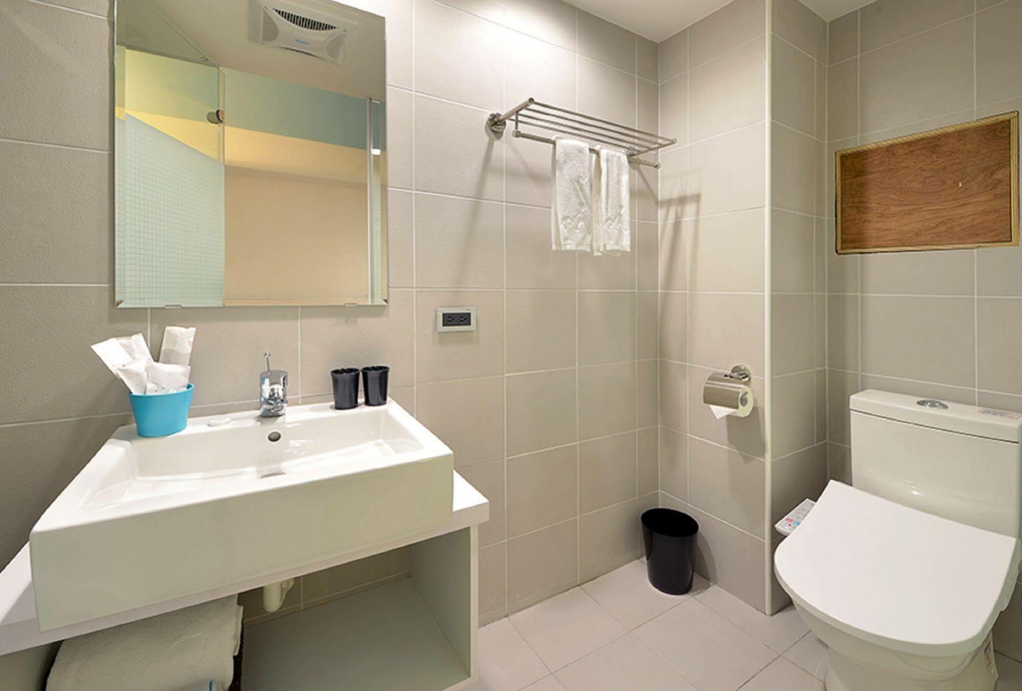 Hommie Inn Taichung Exterior photo