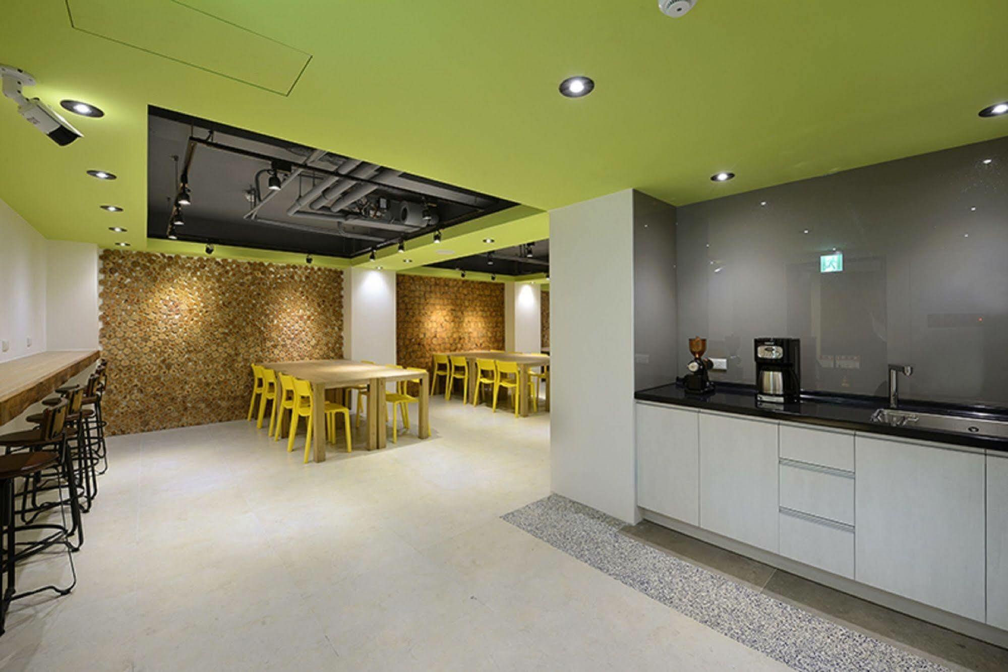 Hommie Inn Taichung Exterior photo